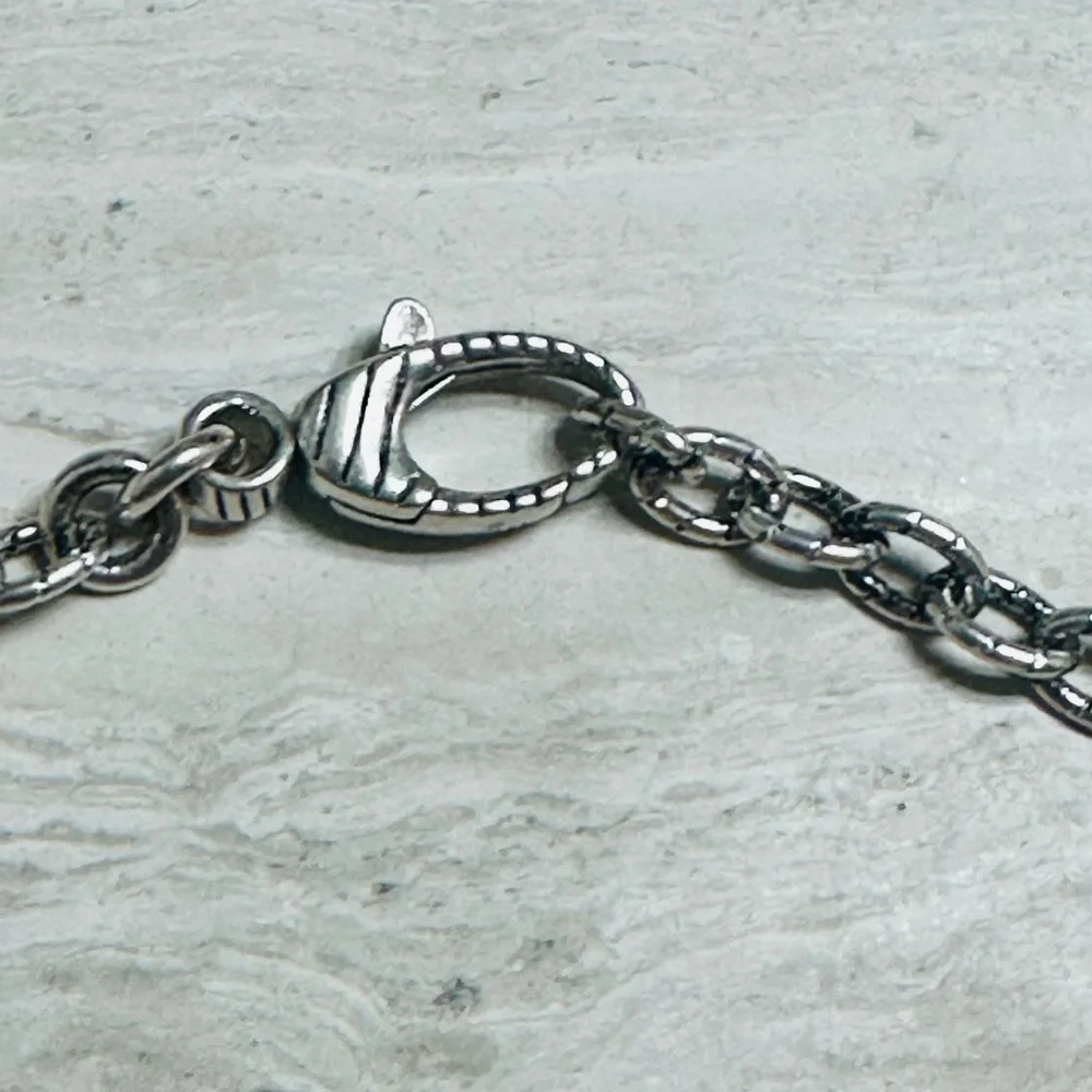 Gucci Textured Interlocking G Pendant Necklace Silver